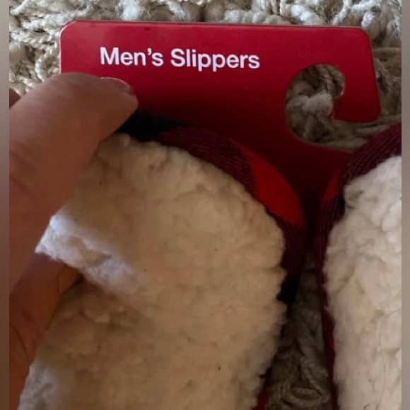 Mens Dad Slippers Size 8-9 Red Christmas Plaid NWT - Picture 3 of 3